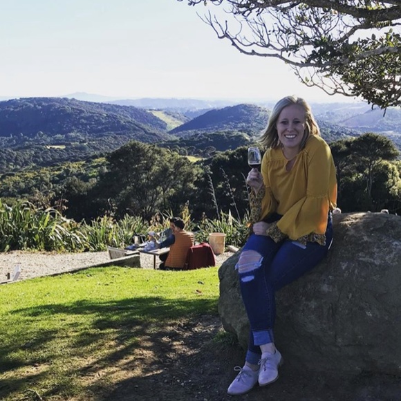 Meet your Posher, Claire - Picture 1 of 1